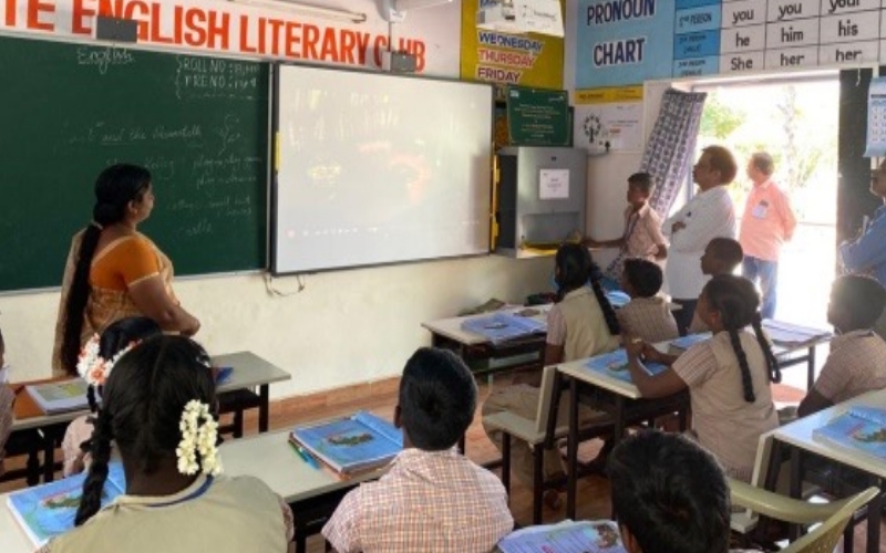 인도 첸나이 지역 학교에 디지털 미디어 환경 보급